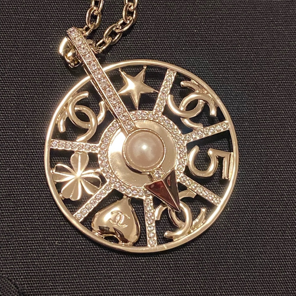 Chanel Necklace (Free Dior Lip Glow)